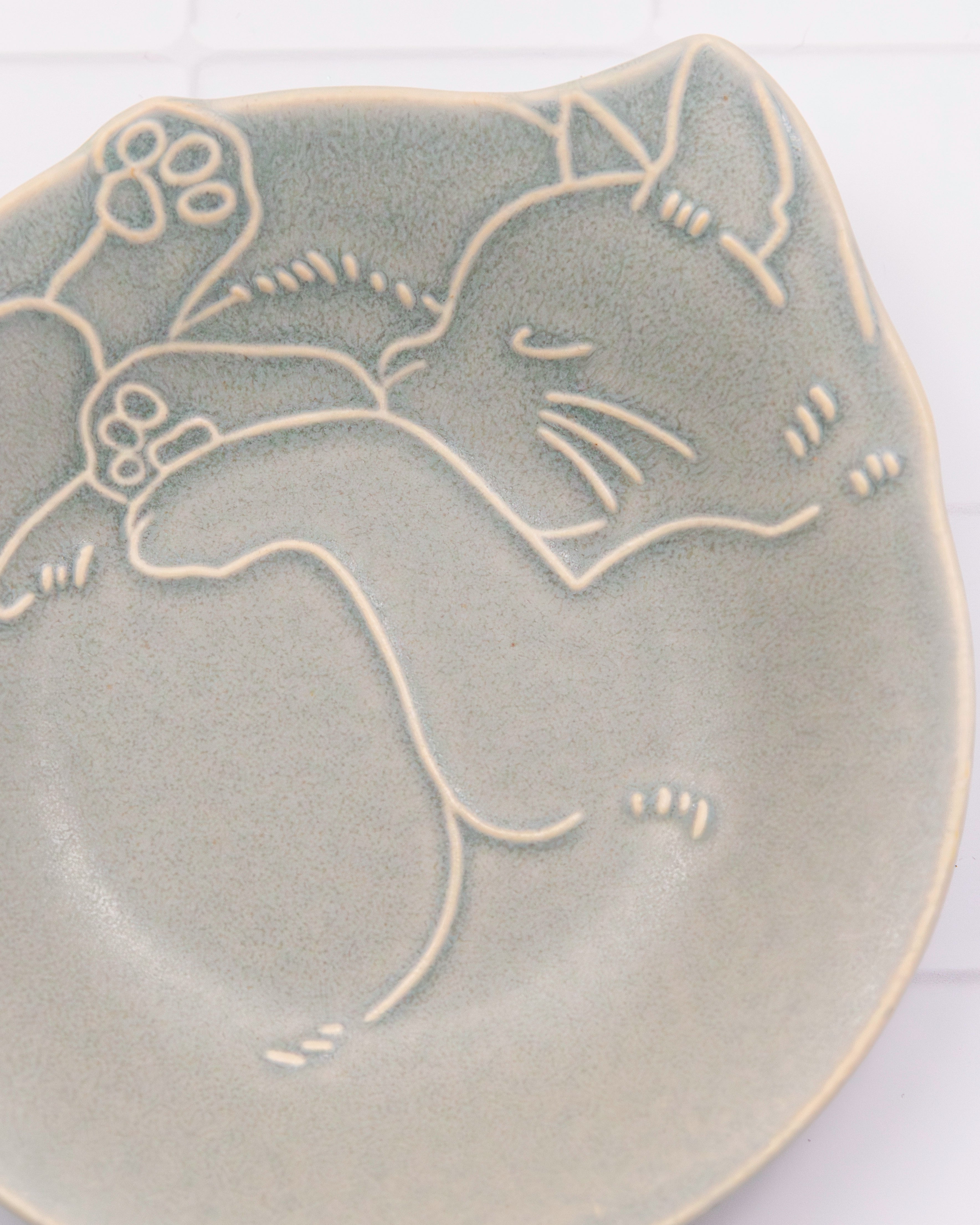 Yamagotouki Mino Ware Small Plate Cat - Image 3